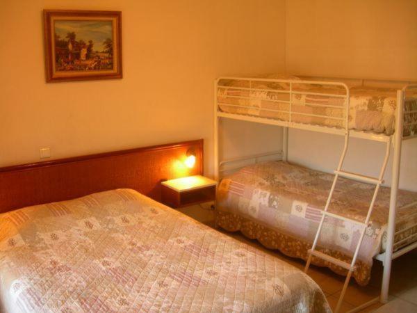 Hotel De La Madeleine Anduze أندوز الغرفة الصورة